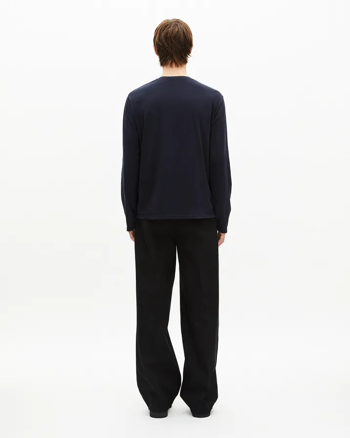Long-sleeved navy T-shirt