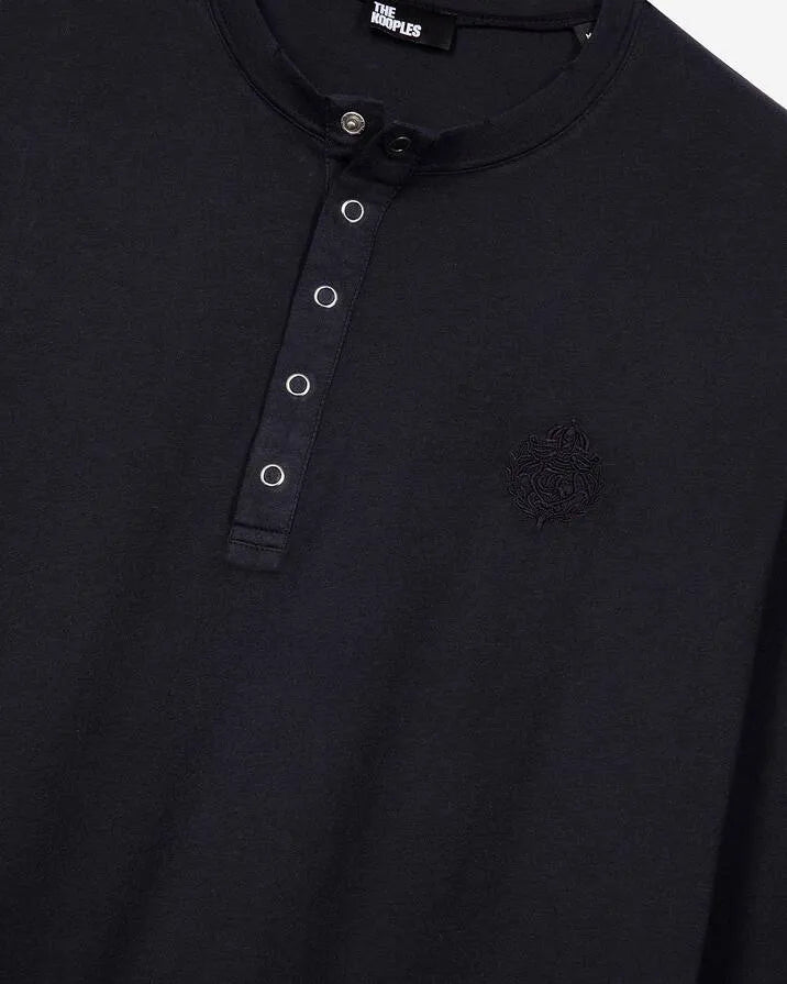 Long-sleeved navy T-shirt