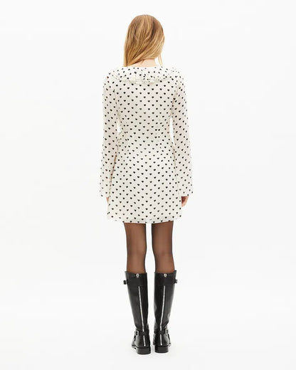 Short wrap dress in ecru heart print