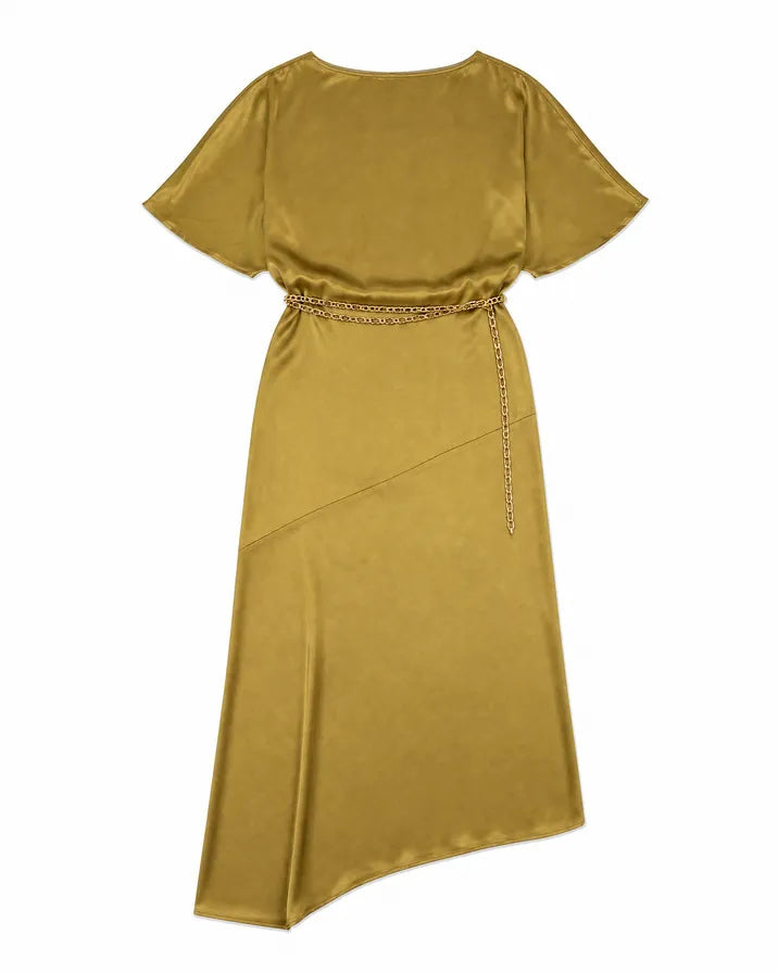 Long satin dress with an olive-colored gold chain